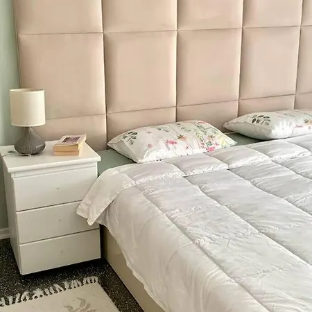 Lovely By The Beach Apartment Vlore